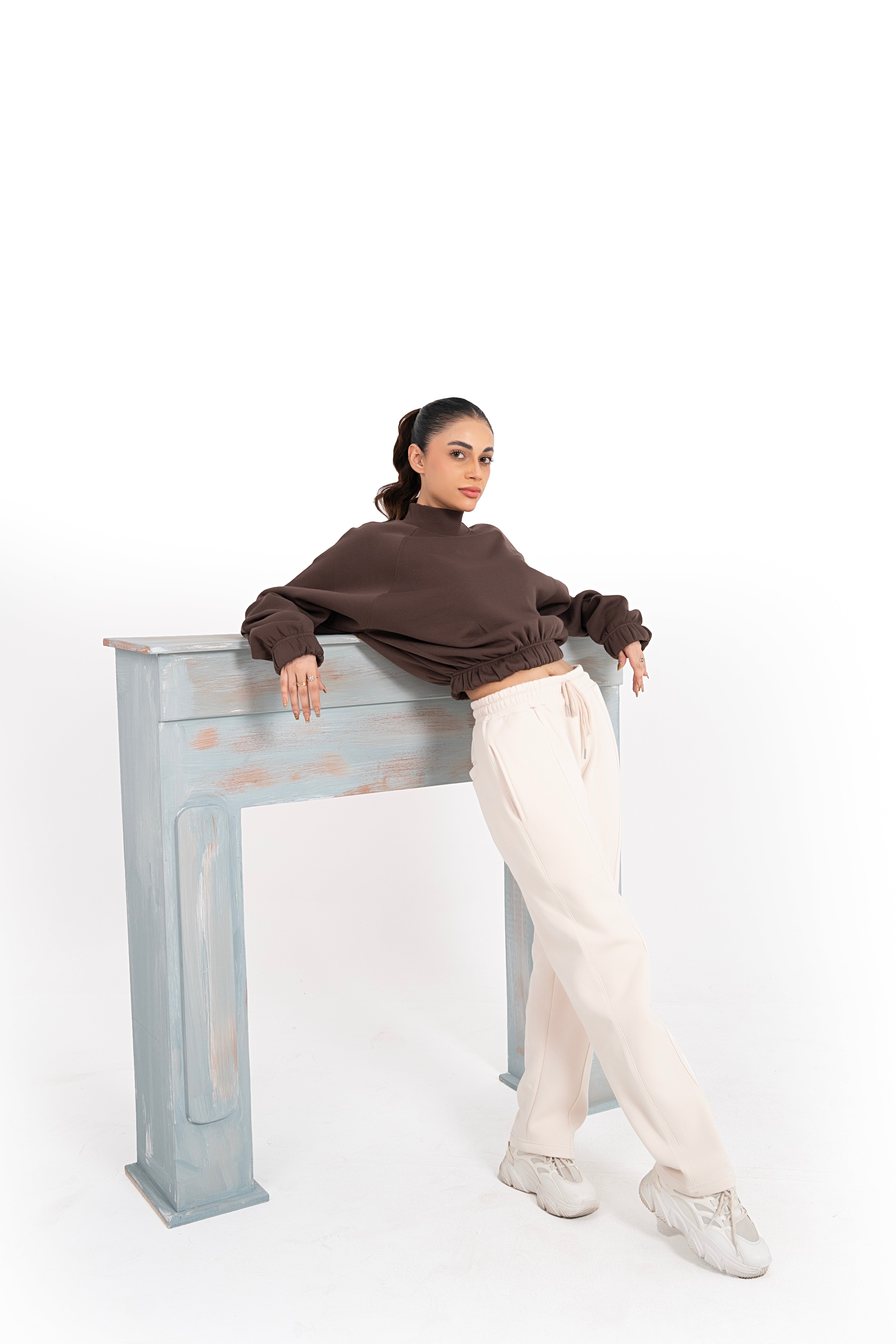 Mocha Essence Cropped Sweatshirt