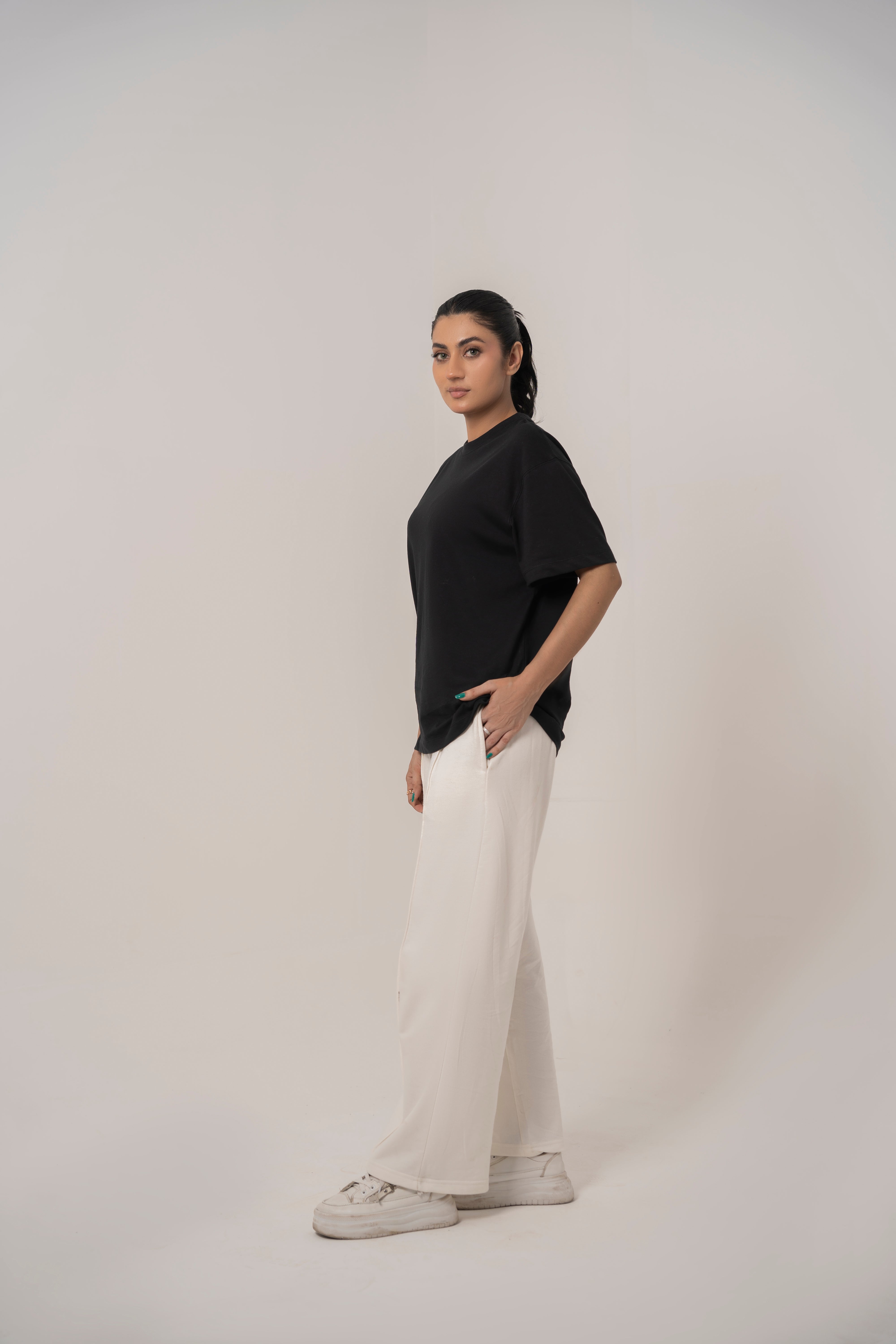 Relaxed T-Shirt in Black